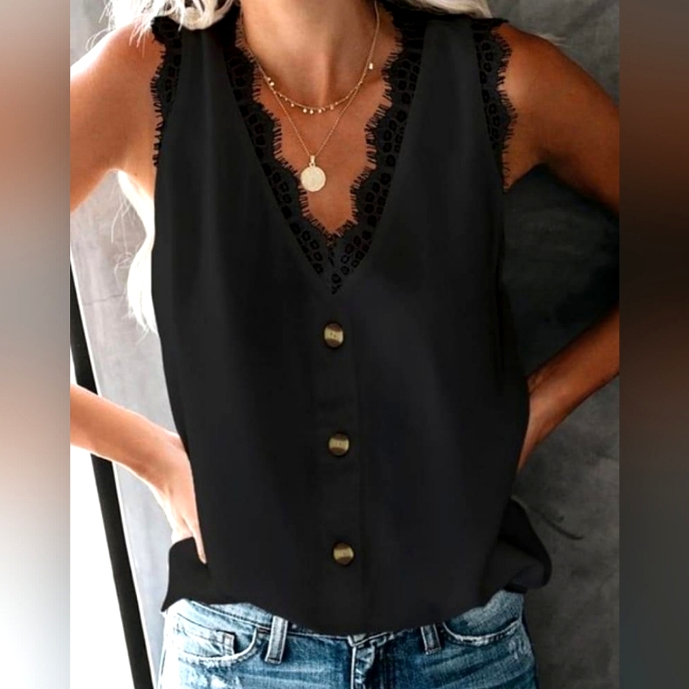 Black Solid Sleeveless Button Down Relaxed Top Vest